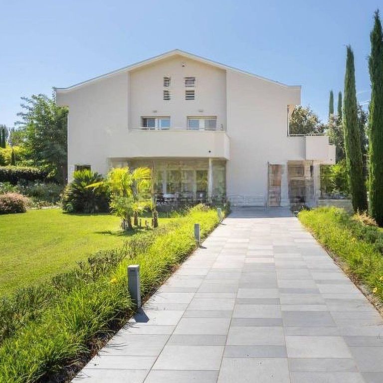 Property photo 1 of 18 Charming Villa In Querceta, Tuscany