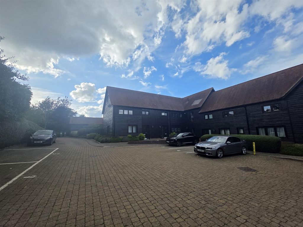 Property photo 2 of 11 Exterior