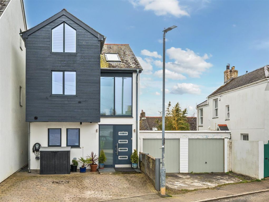 Property photo 1 of 24