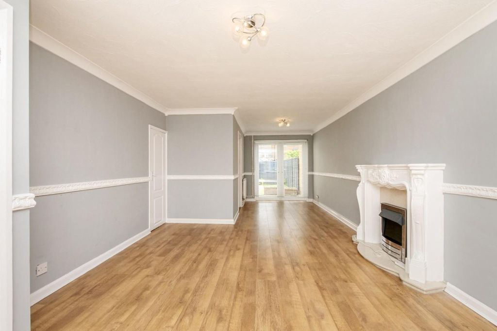 Property photo 3 of 18 Pnmb1293.Jpg