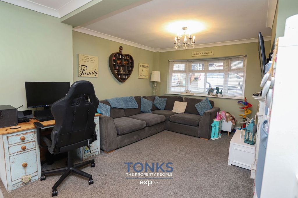 Property photo 3 of 26