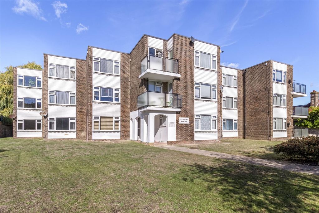 Property photo 1 of 10 1 Hampden Court-010.Jpg