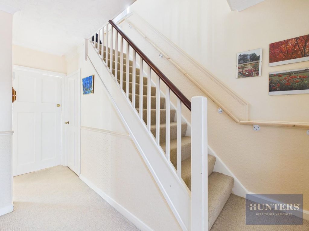 Property photo 2 of 21 Entrance Hall.Jpg