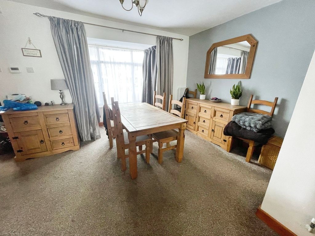 Property photo 3 of 15 Dining Room