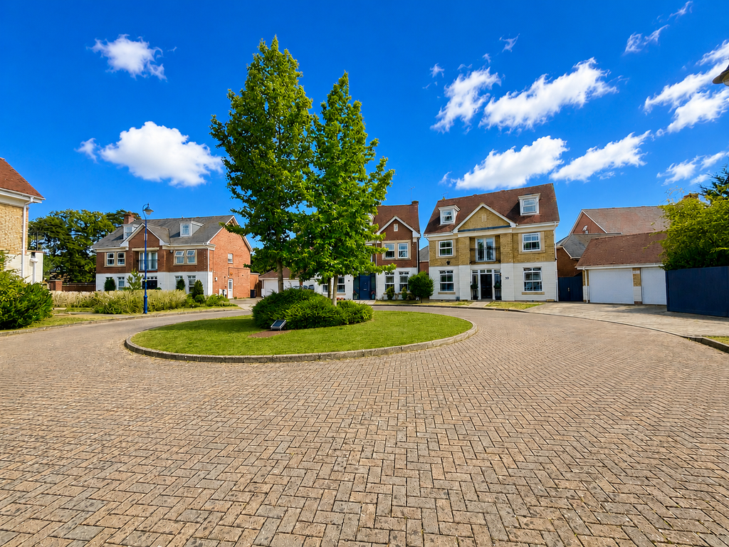 Property photo 3 of 32 627E2F37-EE2D-495E-Afb7-D580Db8B8446