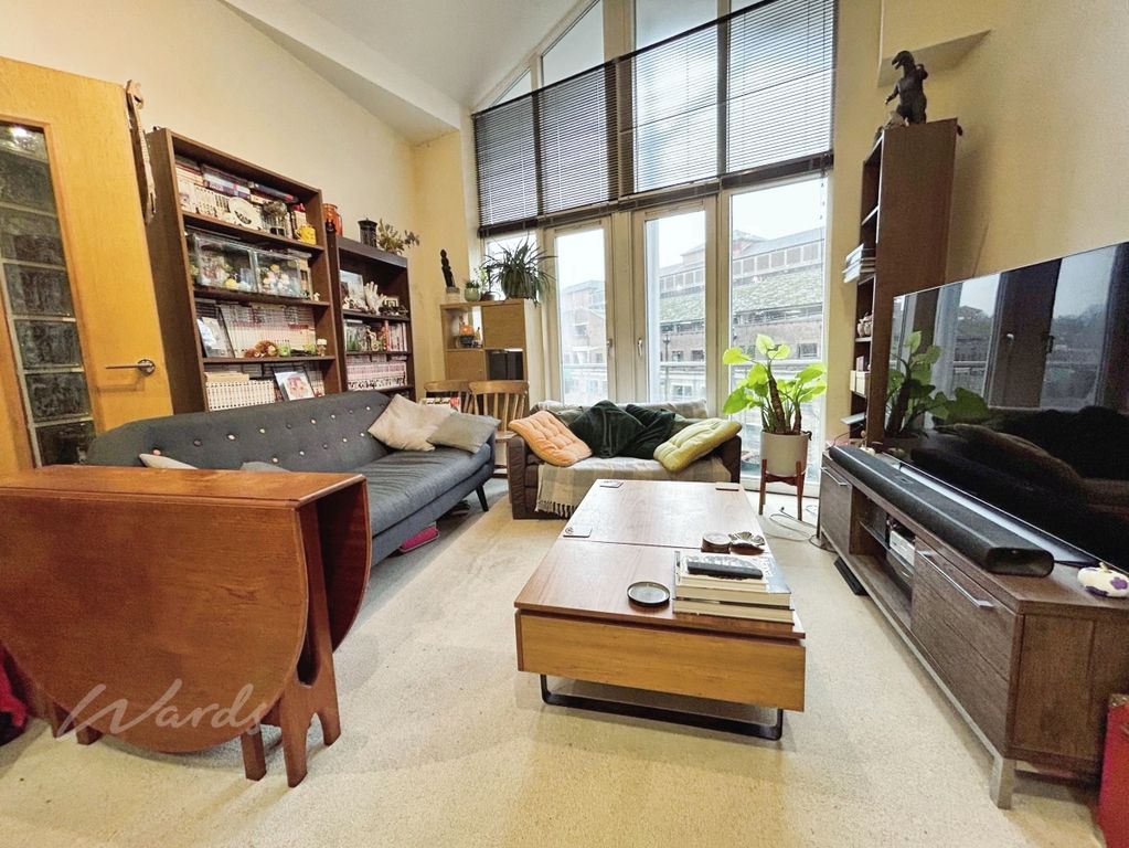 Property photo 3 of 8 Lounge