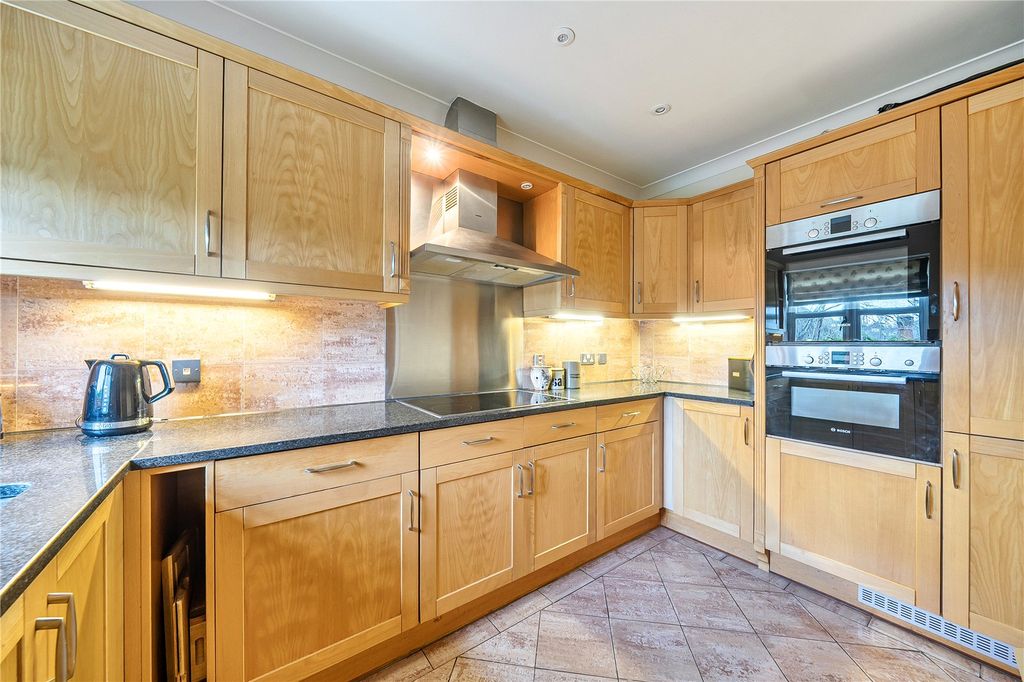 Property photo 3 of 13 Picture No. 12