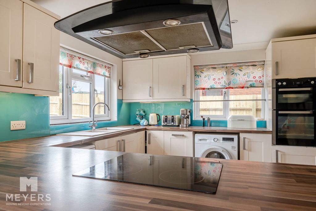 Property photo 3 of 20