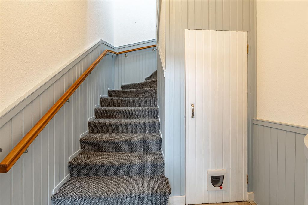 Property photo 2 of 25 62 High Street Galashiels 07.Jpg