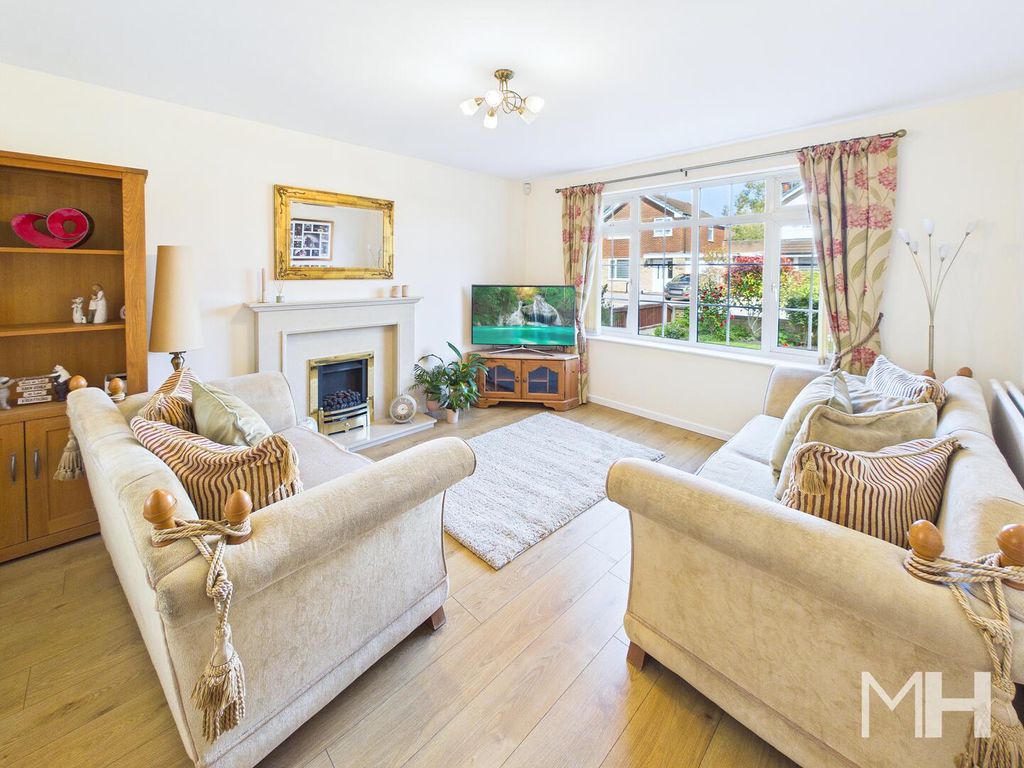 Property photo 3 of 20 Living Room