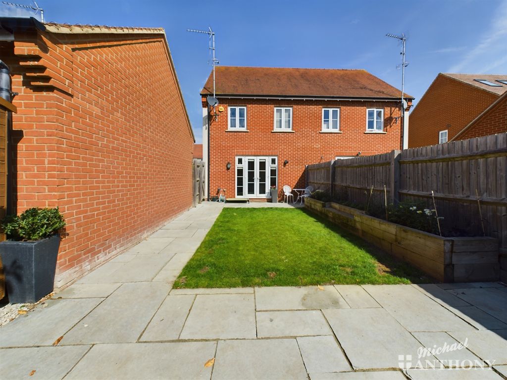 Property photo 3 of 17 Cam03852G0-Pr0070-Still019