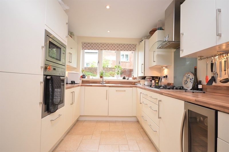 Property photo 2 of 12 Kitchen