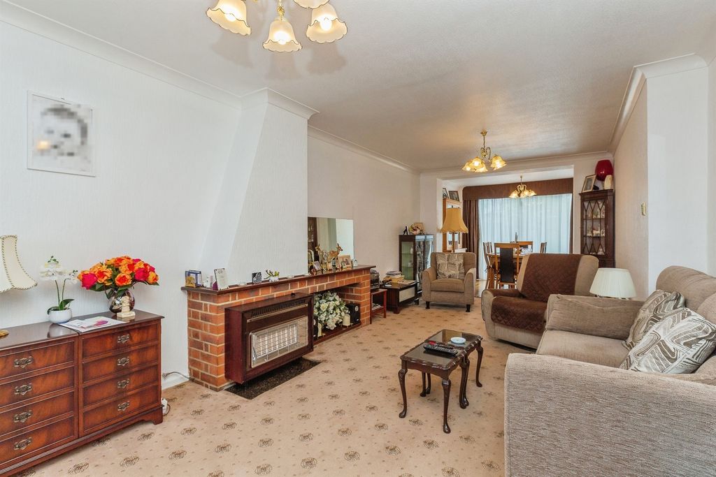 Property photo 2 of 22