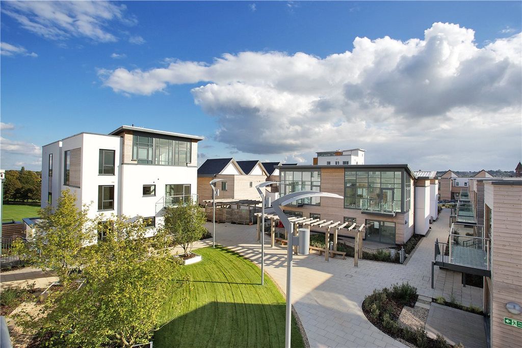 Property photo 1 of 12 Rooftop Garden