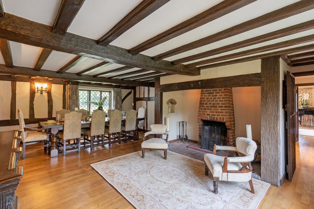 Property photo 2 of 37