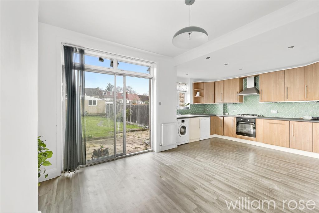 Property photo 3 of 17 4D4A7358.Jpg