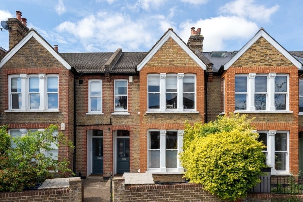 Property photo 1 of 12