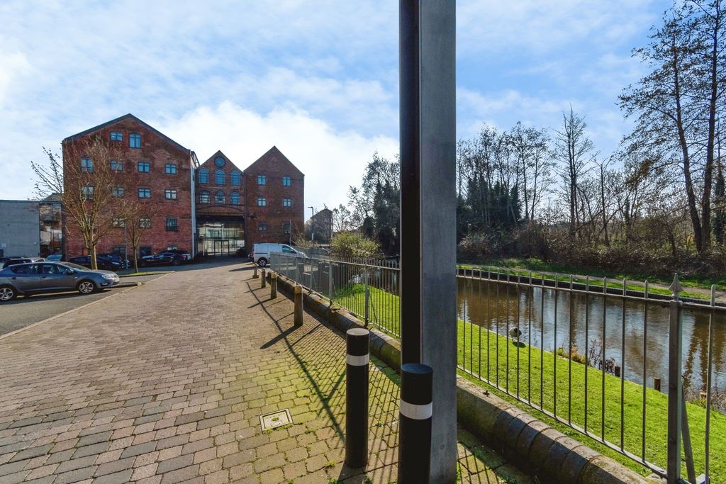 Property photo 3 of 15