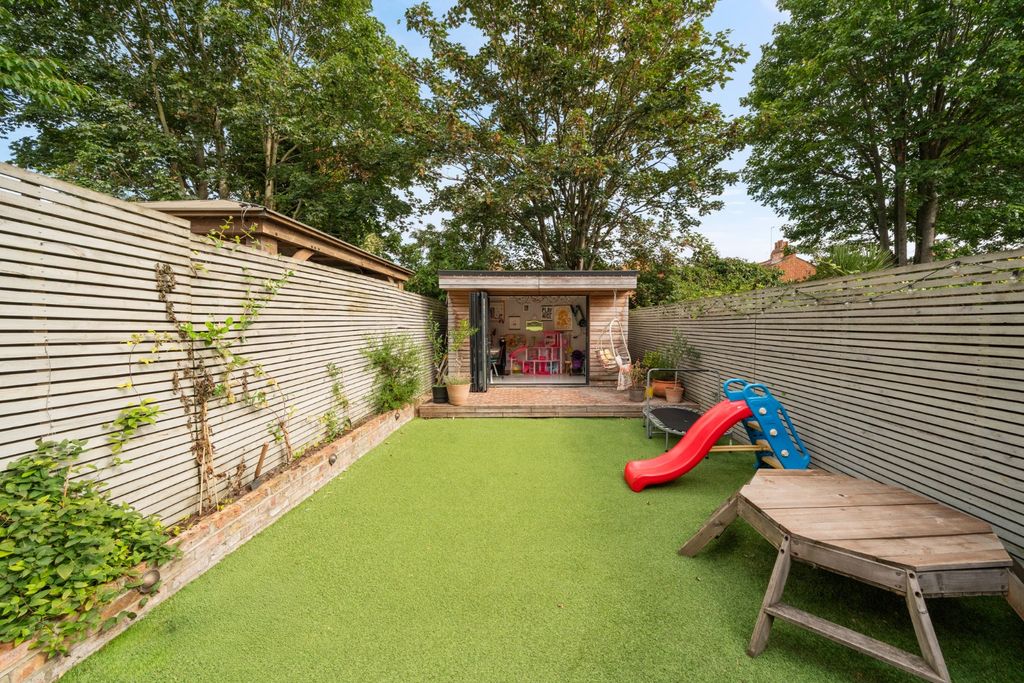 Property photo 3 of 27 4399402