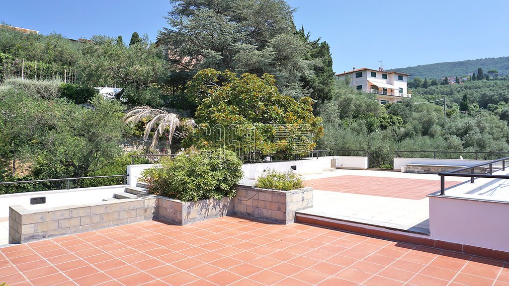 Property photo 3 of 39