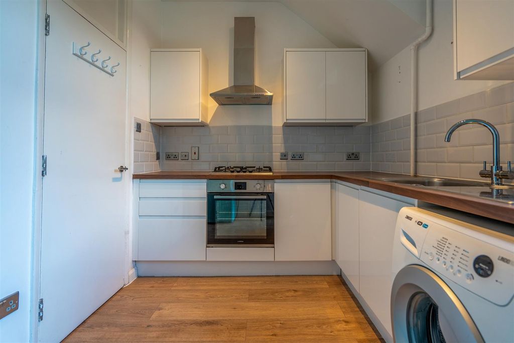 Property photo 2 of 12 Dsc07360-Hdr.Jpg