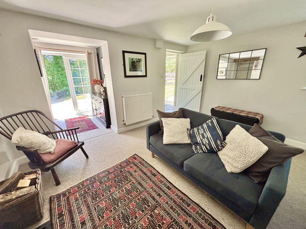 Property photo 3 of 40 Sitting Room