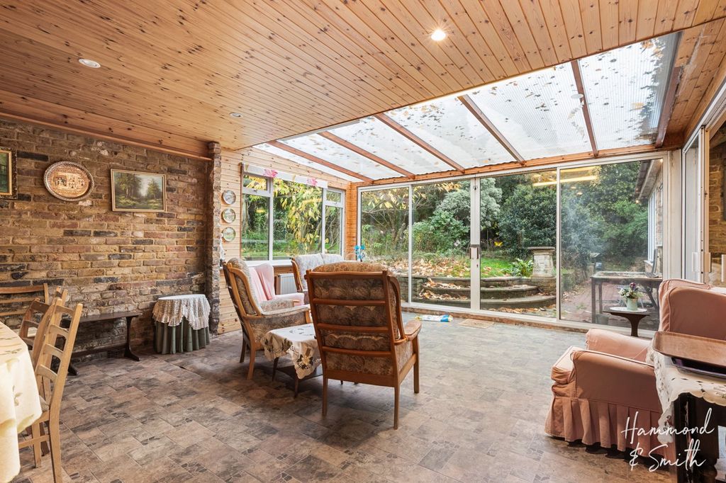 Property photo 3 of 25