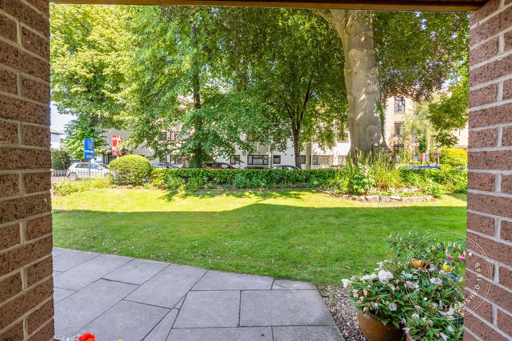 Property photo 2 of 19 Western-Court-15.Jpg
