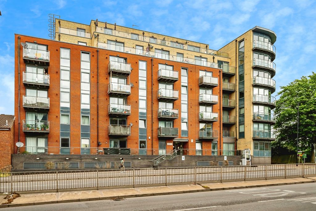 Property photo 1 of 13 Exterior