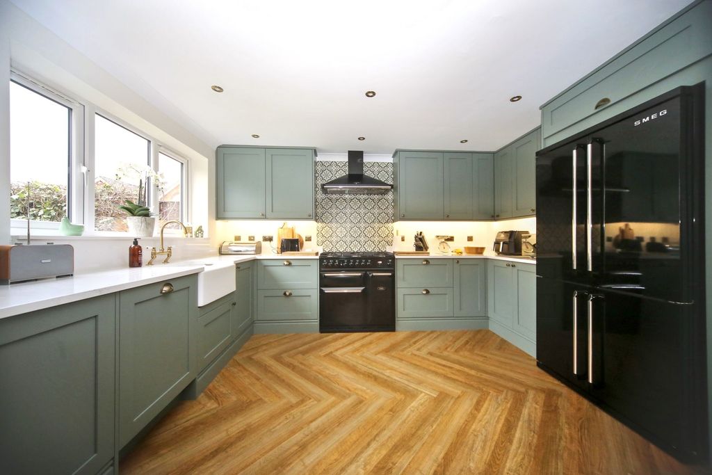 Property photo 2 of 24