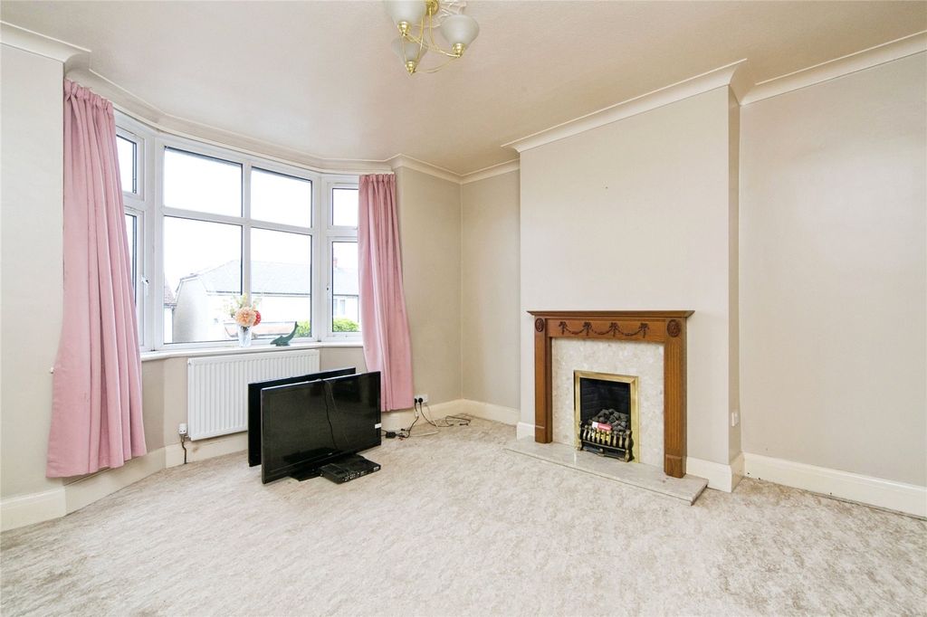 Property photo 3 of 17 Picture No. 11