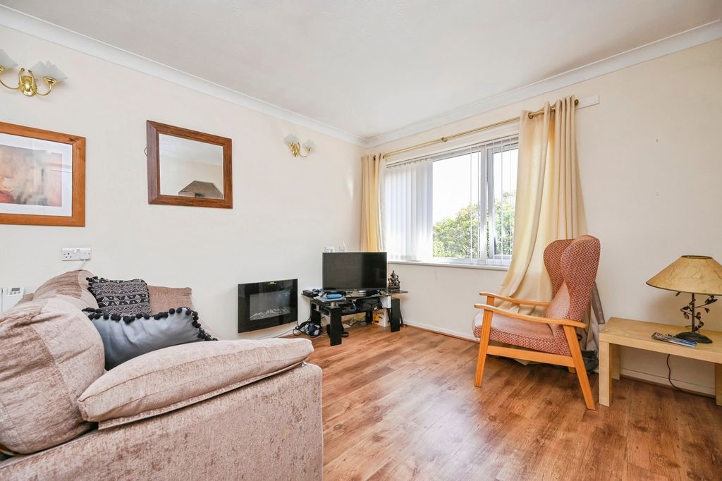 Property photo 3 of 9 Pbox-Img.Jpg