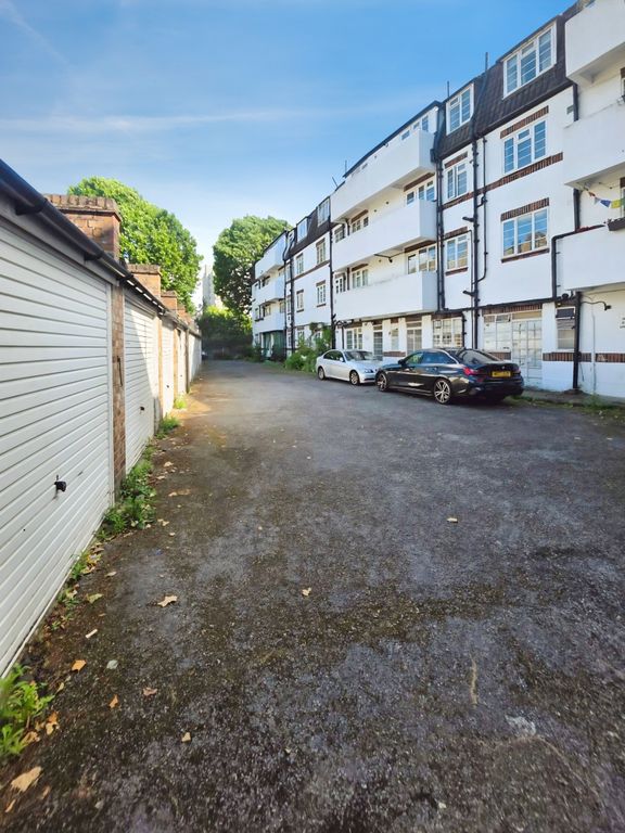 Property photo 3 of 11 6F7A7894-20260612...