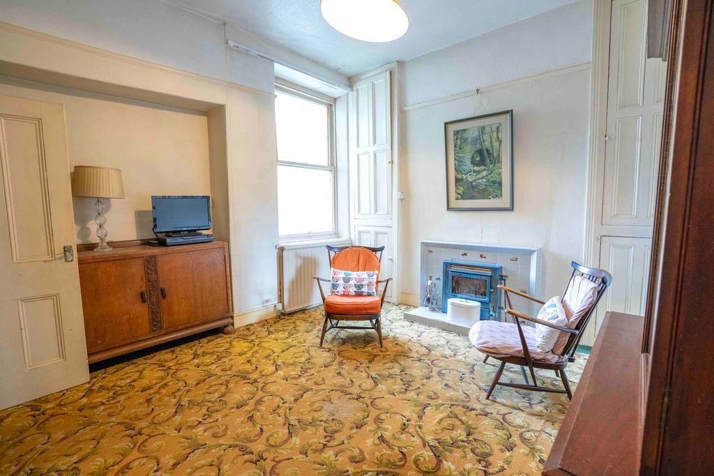 Property photo 3 of 39 Photo 28