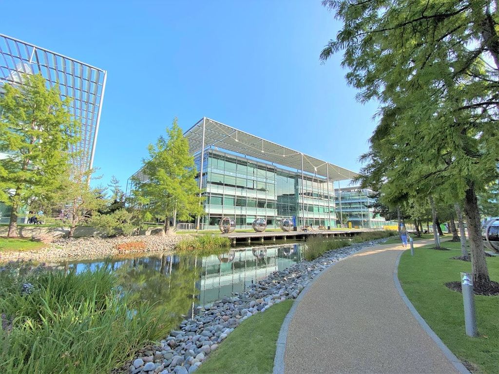 Property photo 2 of 24 Chiswick Park  Building 11  3rd Floor (2)
