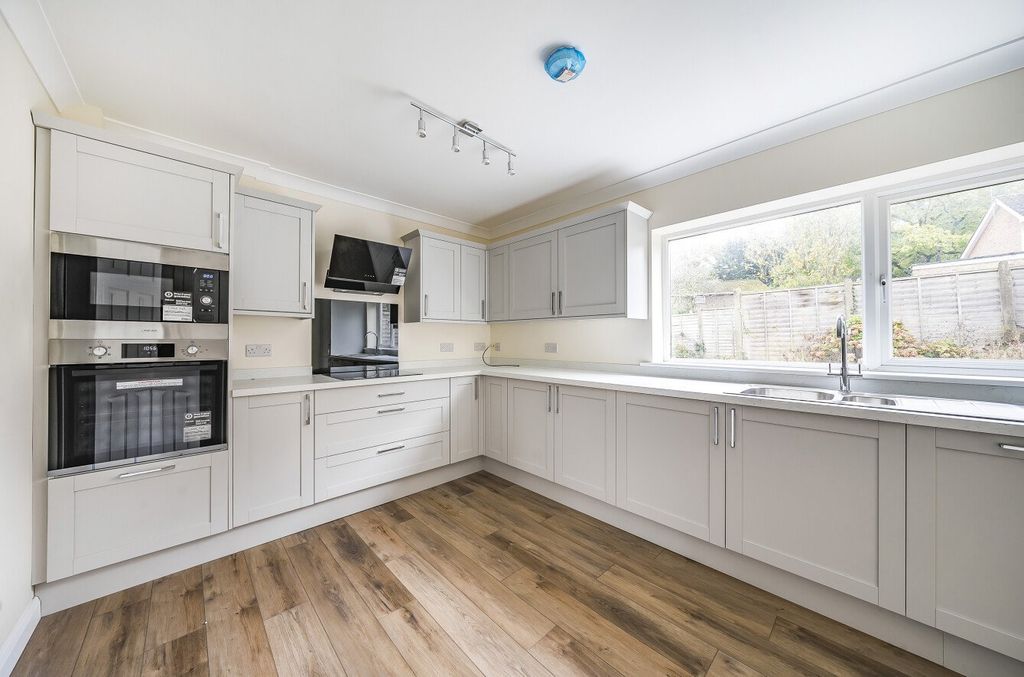 Property photo 2 of 12 Picture No. 16