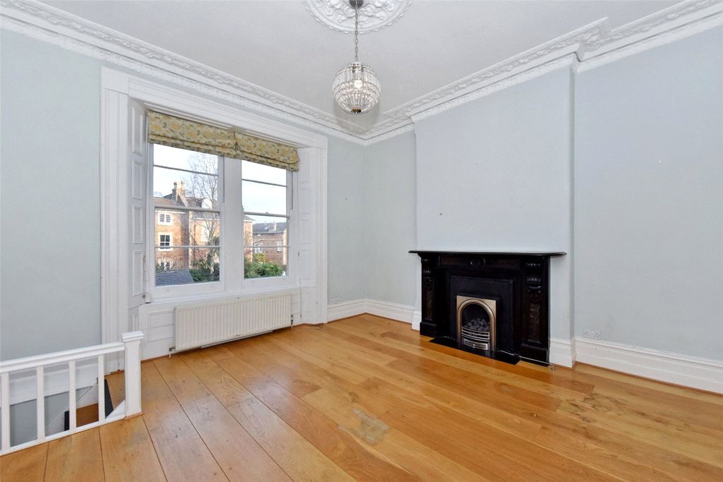 Property photo 3 of 19 Dining Room