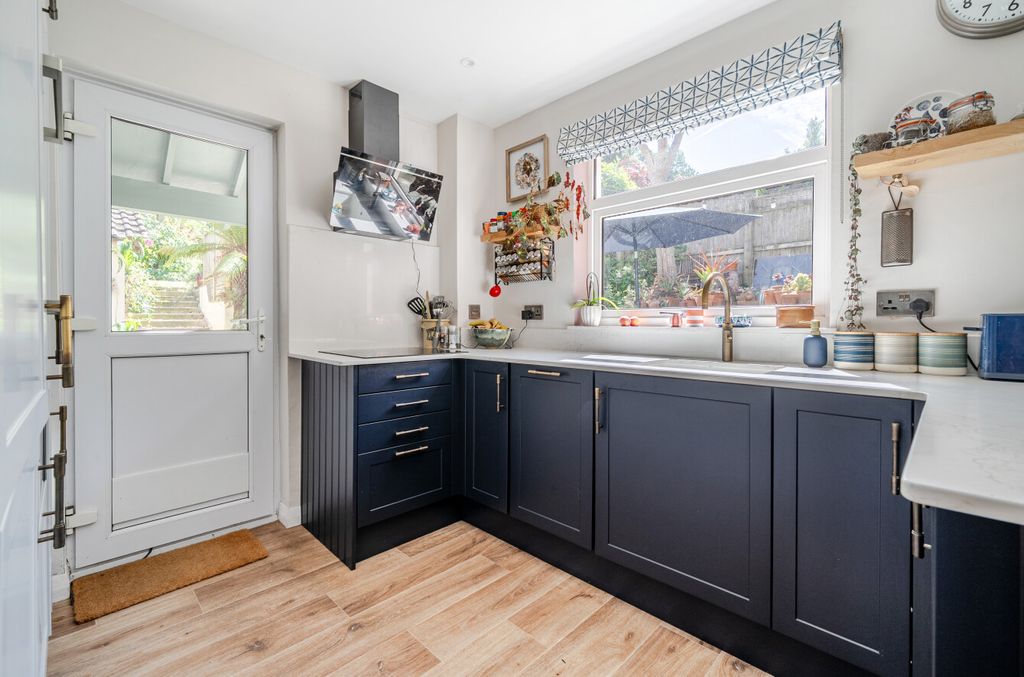 Property photo 3 of 23 1482498-11-6A455B...