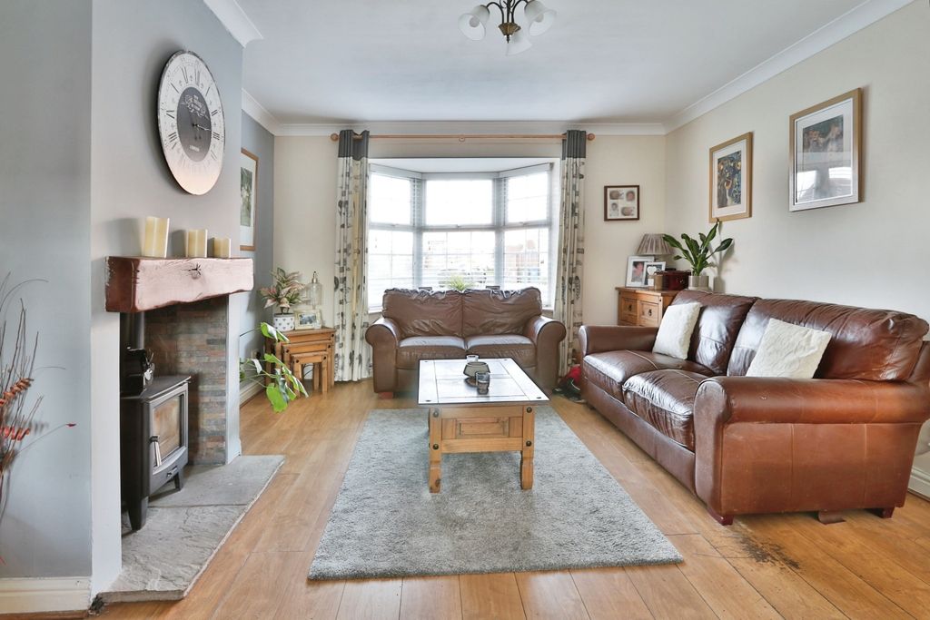 Property photo 3 of 16 3768928
