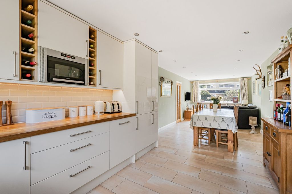 Property photo 2 of 17 Kitchen