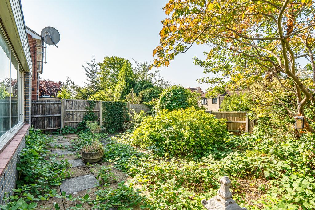 Property photo 2 of 12