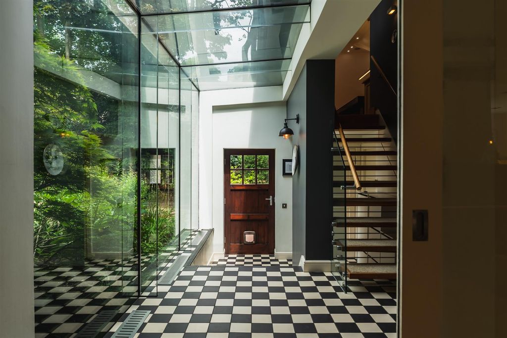 Property photo 2 of 64 Secondary Entrance Hall