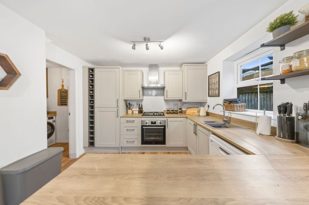 Property photo 3 of 22