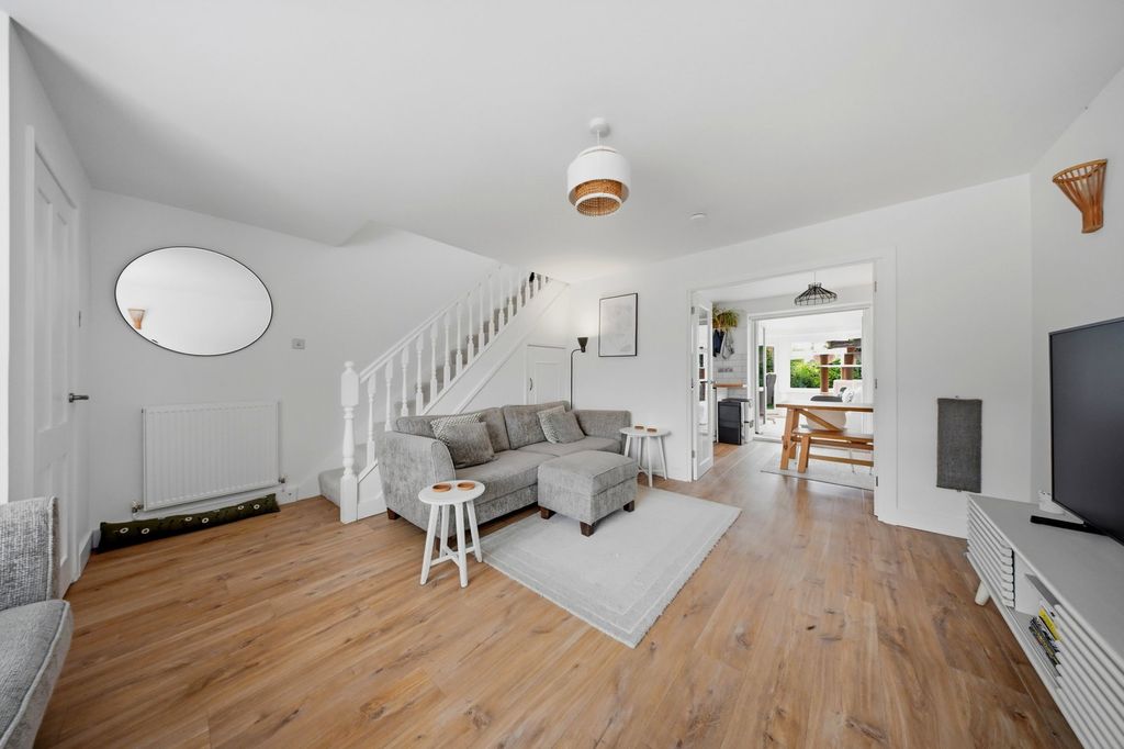 Property photo 3 of 42
