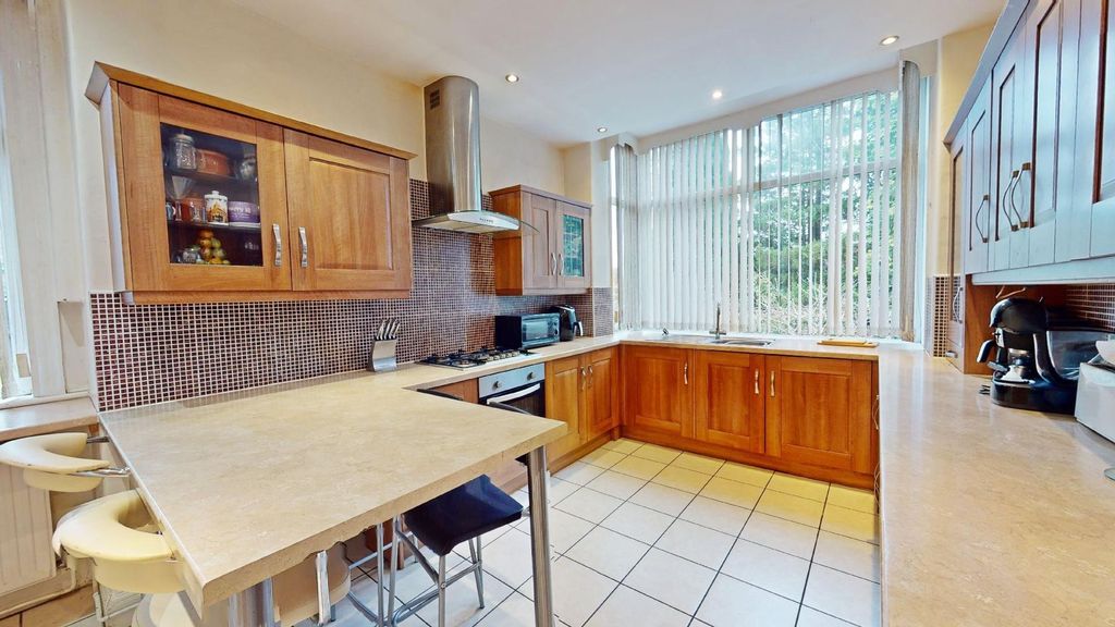 Property photo 2 of 22 Kitchen