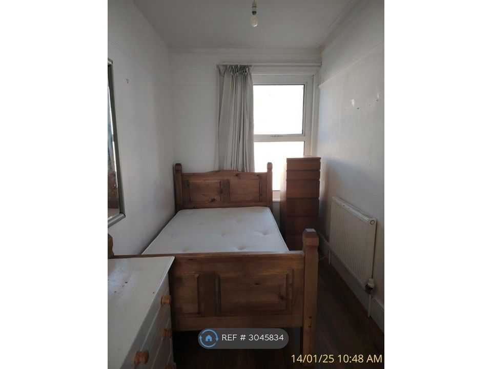 Property photo 2 of 12 Bedroom