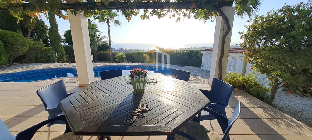 Property photo 2 of 46