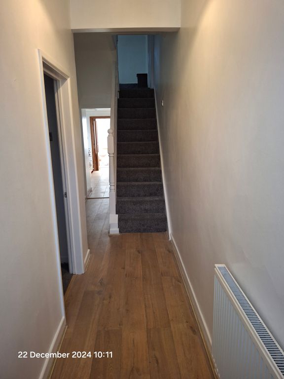 Property photo 2 of 27