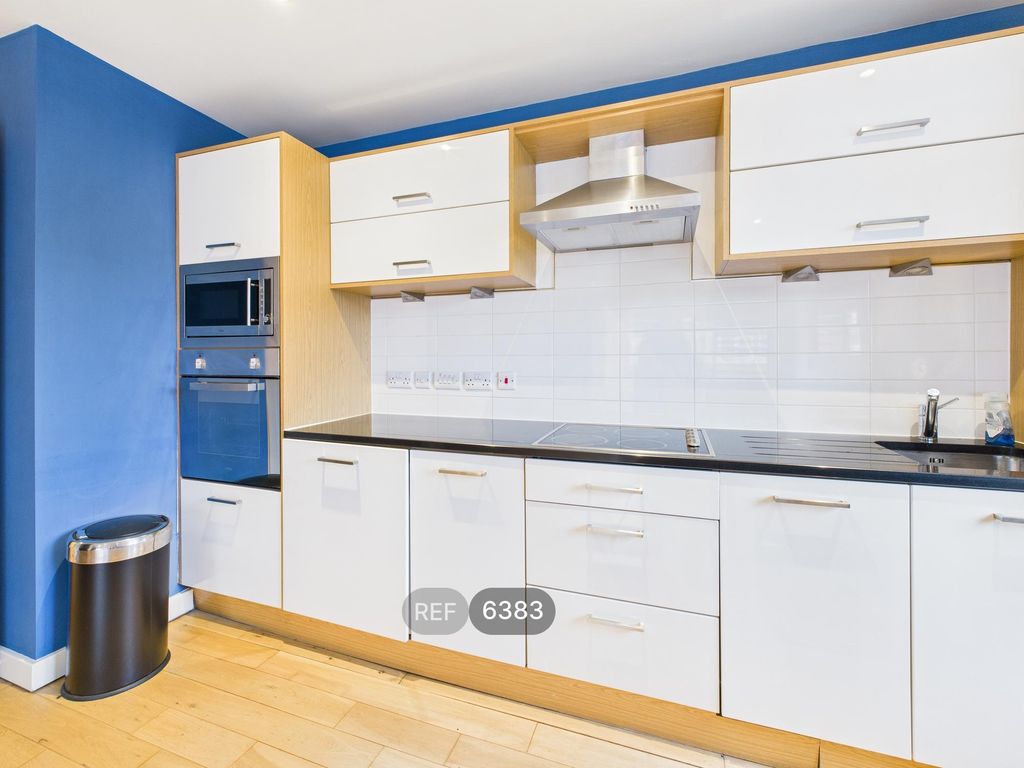 Property photo 2 of 21 Kitchen / Living Area