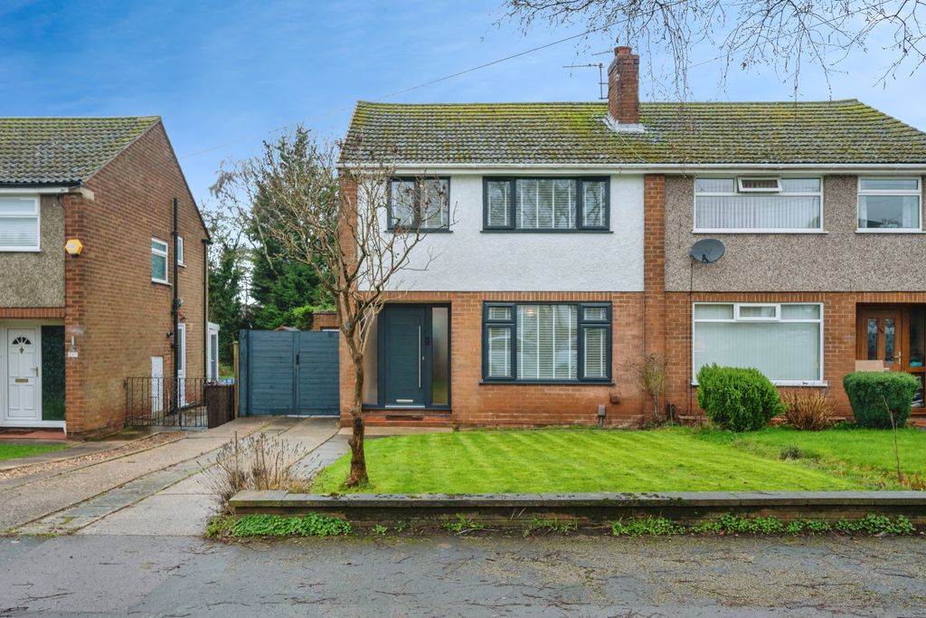 Property photo 1 of 19 Front